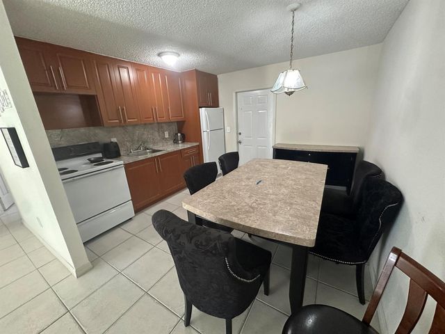 422 Caroline Avenue, West Palm Beach, FL 33413