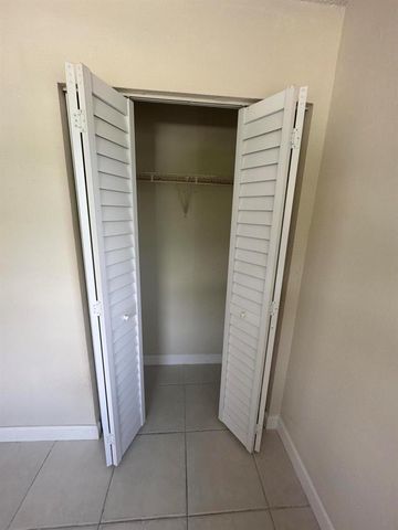 422 Caroline Avenue, West Palm Beach, FL 33413
