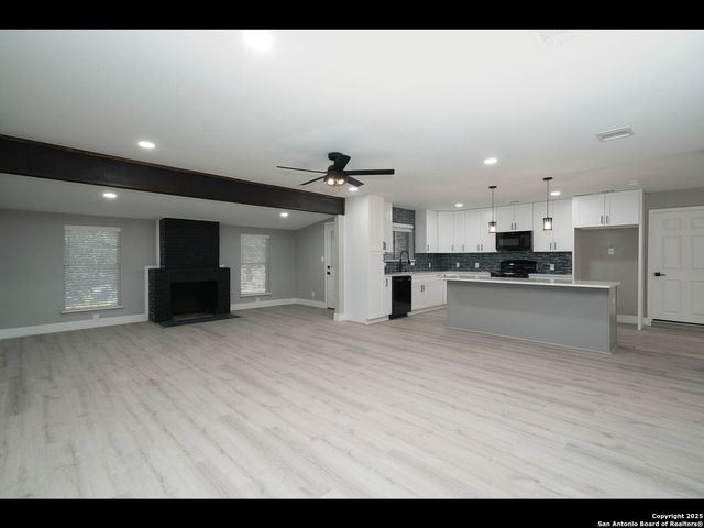 8619 Oak Ledge, San Antonio, TX 78217