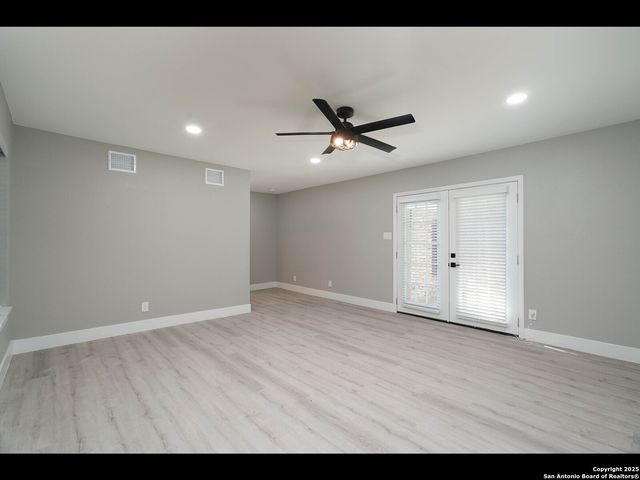 8619 Oak Ledge, San Antonio, TX 78217