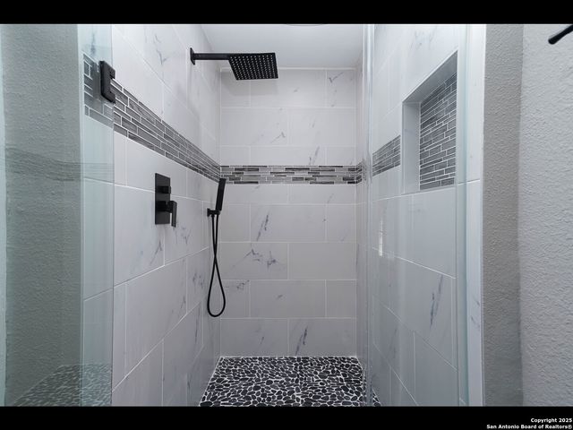 8619 Oak Ledge, San Antonio, TX 78217