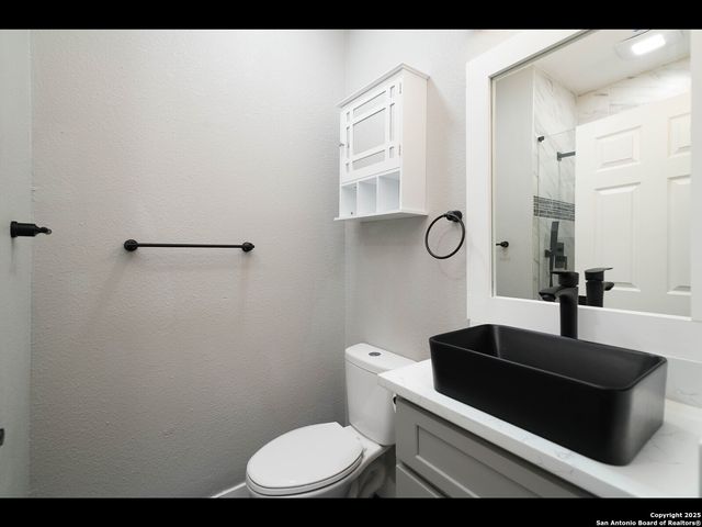 8619 Oak Ledge, San Antonio, TX 78217