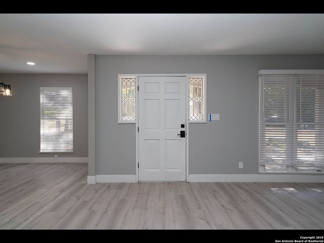 8619 Oak Ledge, San Antonio, TX 78217