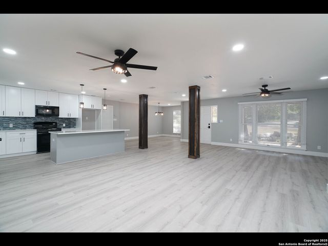 8619 Oak Ledge, San Antonio, TX 78217