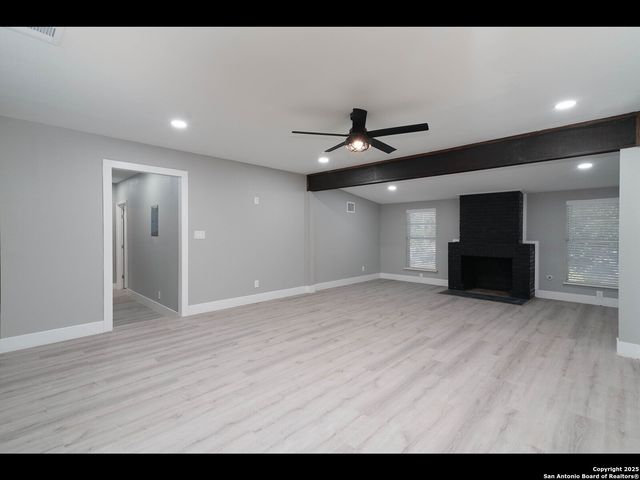 8619 Oak Ledge, San Antonio, TX 78217