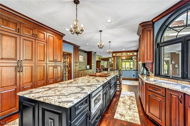 6900 Deerfield Avenue NW, Canal Fulton, OH 44614
