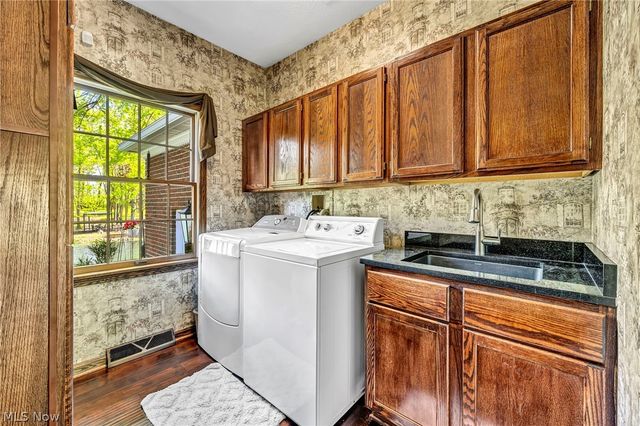 6900 Deerfield Avenue NW, Canal Fulton, OH 44614
