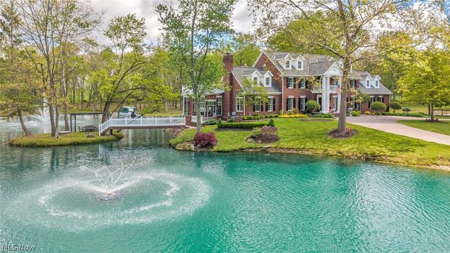 6900 Deerfield Avenue NW, Canal Fulton, OH 44614