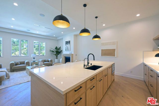 3072 Hollyridge Drive, Los Angeles, CA 90068