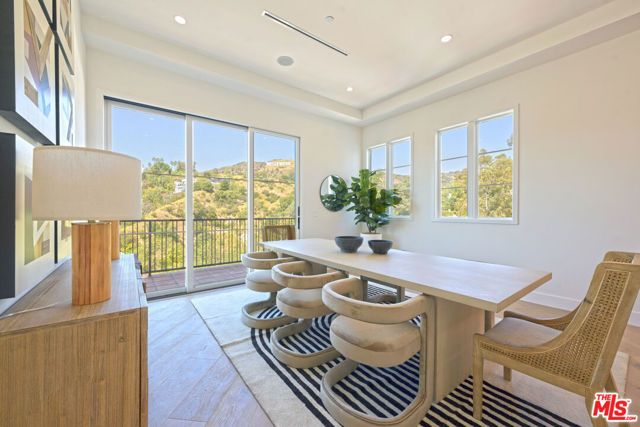 3072 Hollyridge Drive, Los Angeles, CA 90068