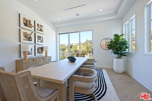 3072 Hollyridge Drive, Los Angeles, CA 90068