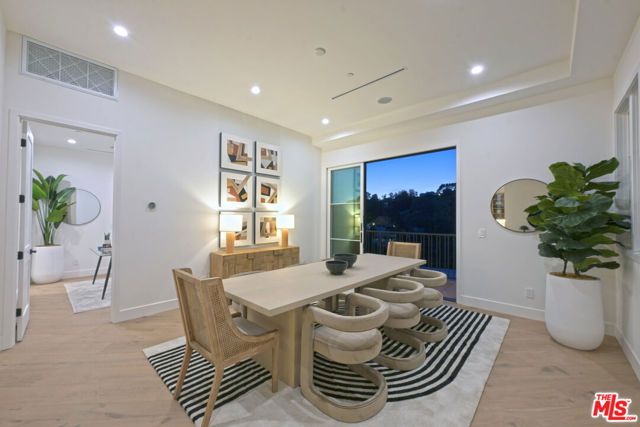 3072 Hollyridge Drive, Los Angeles, CA 90068