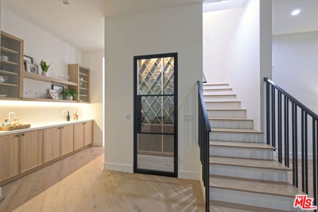 3072 Hollyridge Drive, Los Angeles, CA 90068