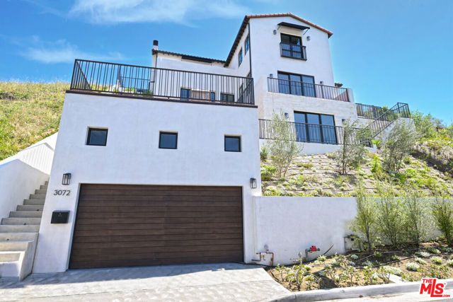 3072 Hollyridge Drive, Los Angeles, CA 90068