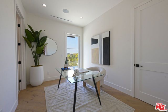 3072 Hollyridge Drive, Los Angeles, CA 90068