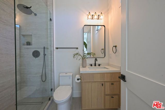 3072 Hollyridge Drive, Los Angeles, CA 90068