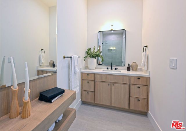 3072 Hollyridge Drive, Los Angeles, CA 90068