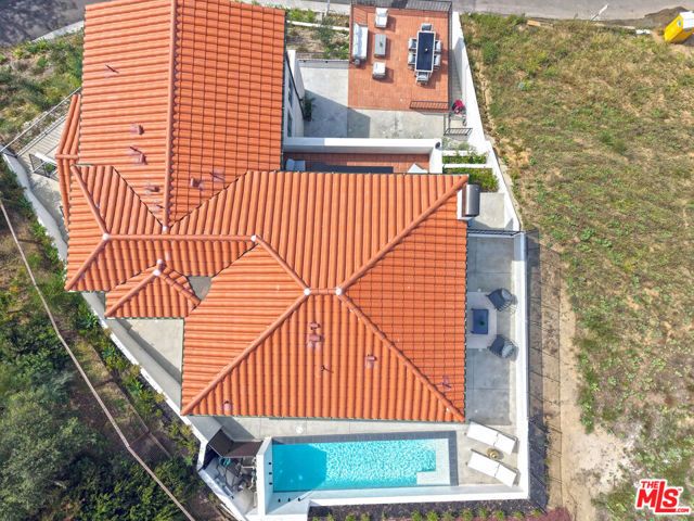 3072 Hollyridge Drive, Los Angeles, CA 90068