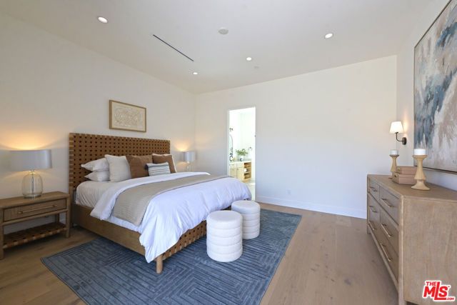 3072 Hollyridge Drive, Los Angeles, CA 90068