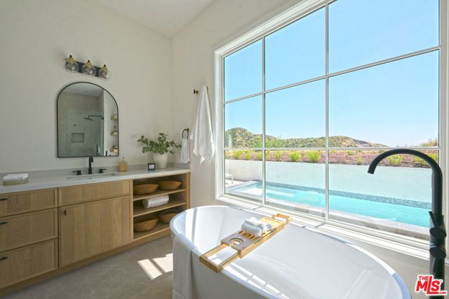 3072 Hollyridge Drive, Los Angeles, CA 90068