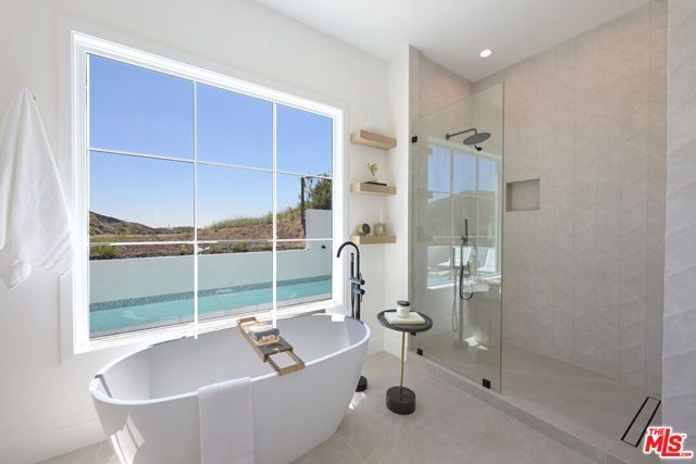 3072 Hollyridge Drive, Los Angeles, CA 90068