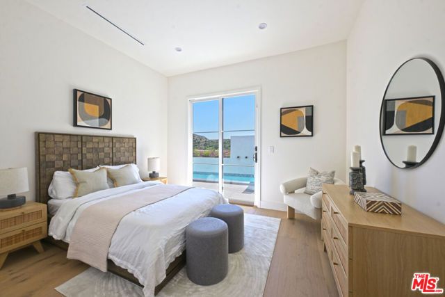 3072 Hollyridge Drive, Los Angeles, CA 90068