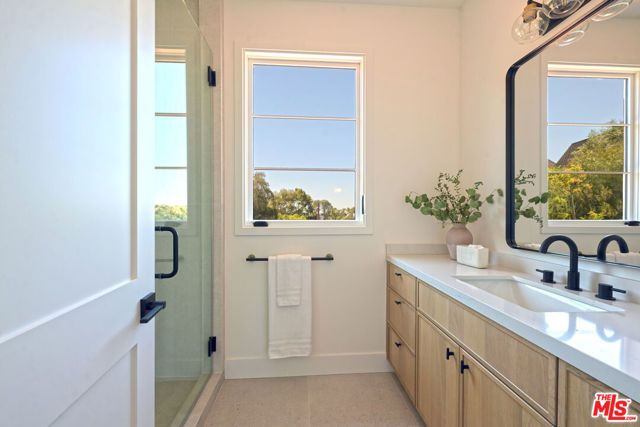 3072 Hollyridge Drive, Los Angeles, CA 90068