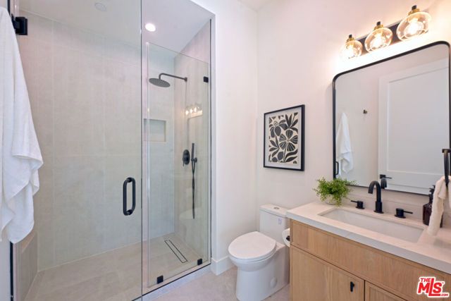 3072 Hollyridge Drive, Los Angeles, CA 90068