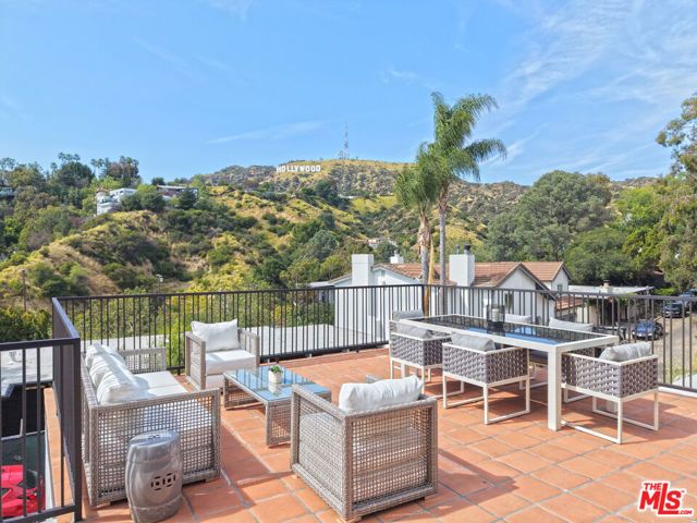 3072 Hollyridge Drive, Los Angeles, CA 90068