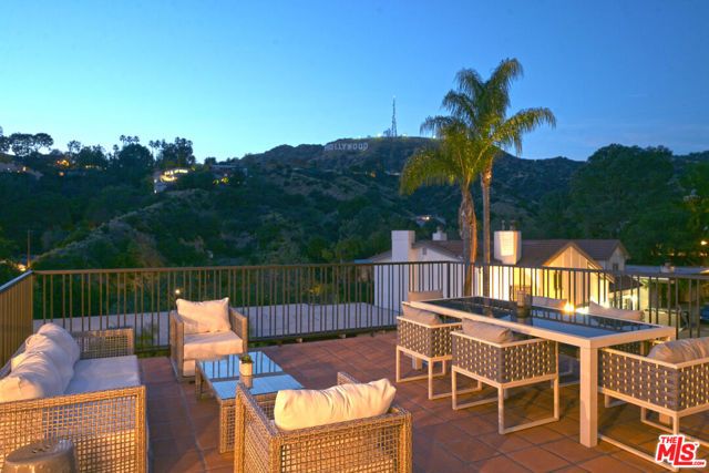 3072 Hollyridge Drive, Los Angeles, CA 90068