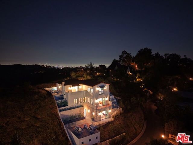 3072 Hollyridge Drive, Los Angeles, CA 90068
