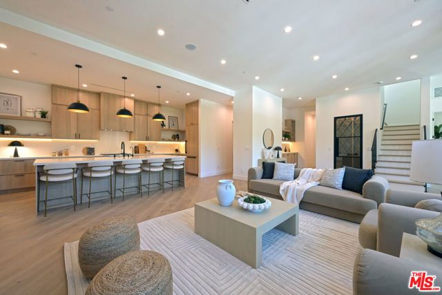 3072 Hollyridge Drive, Los Angeles, CA 90068