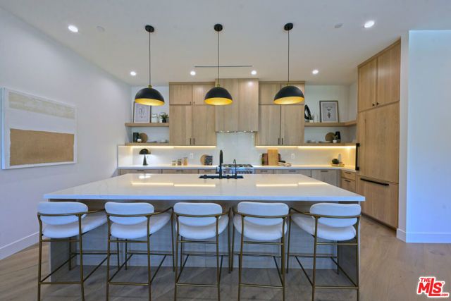 3072 Hollyridge Drive, Los Angeles, CA 90068