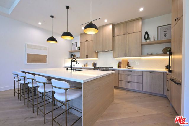 3072 Hollyridge Drive, Los Angeles, CA 90068