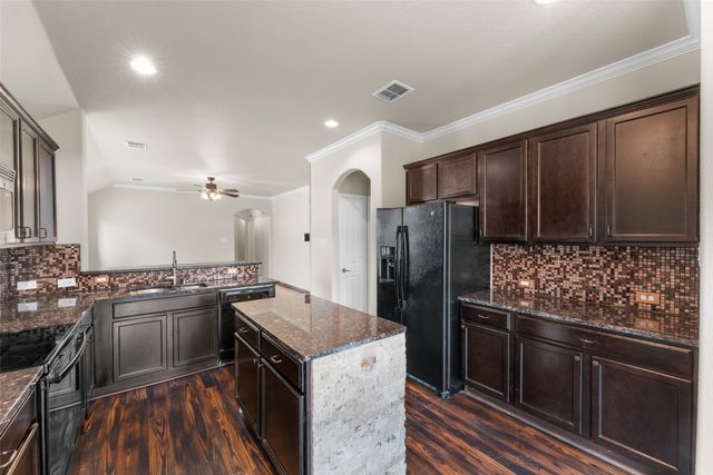 9124 Wayne Street, Cross Roads, TX 76227