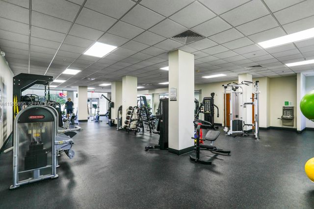 3000 S Ocean Dr 1110, Hollywood, FL 33019