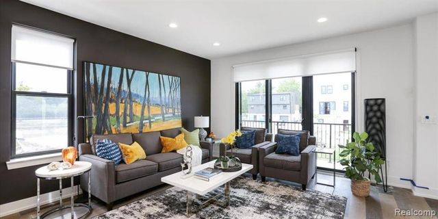 1058 Hampton Circle 74, Detroit, MI 48207