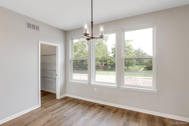 1058 Hampton Circle 74, Detroit, MI 48207