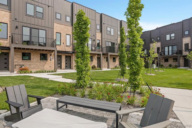 1058 Hampton Circle 74, Detroit, MI 48207