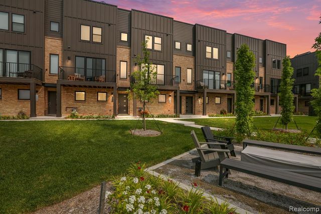 1058 Hampton Circle 74, Detroit, MI 48207