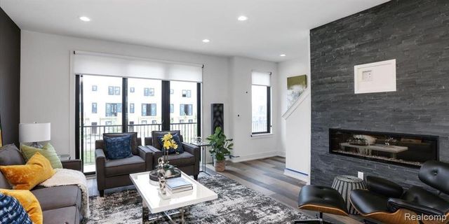 1058 Hampton Circle 74, Detroit, MI 48207