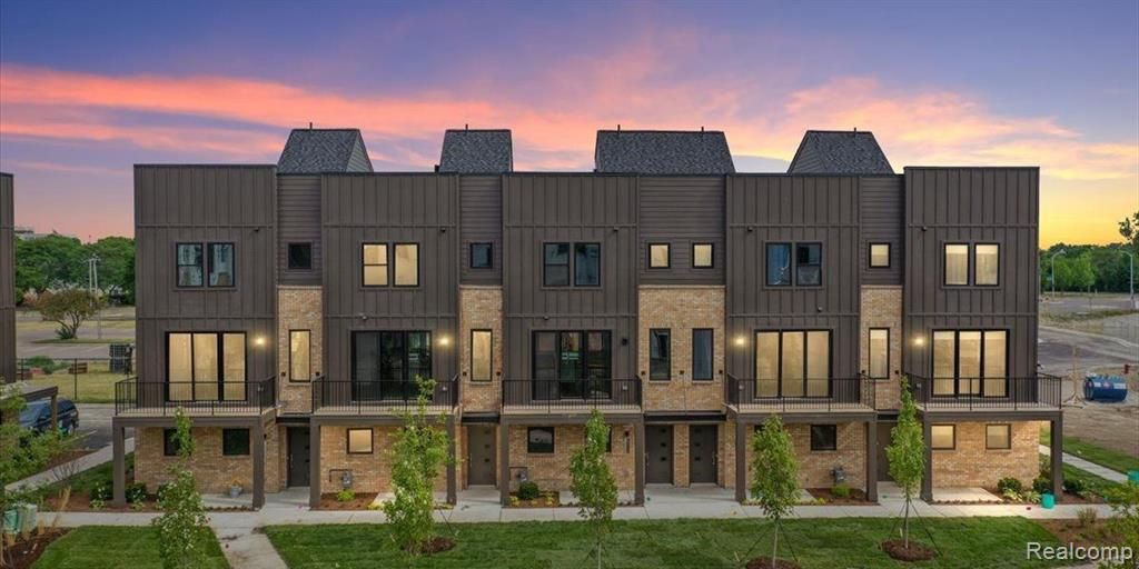 1058 Hampton Circle 74, Detroit, MI 48207