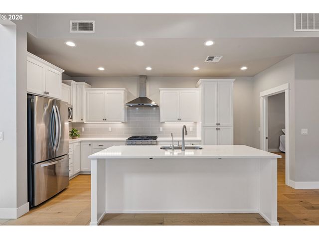 1577 NESTUCCA Ave, Eugene, OR 97408