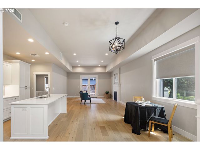 1577 NESTUCCA Ave, Eugene, OR 97408