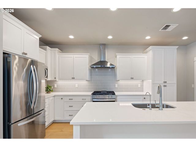 1577 NESTUCCA Ave, Eugene, OR 97408