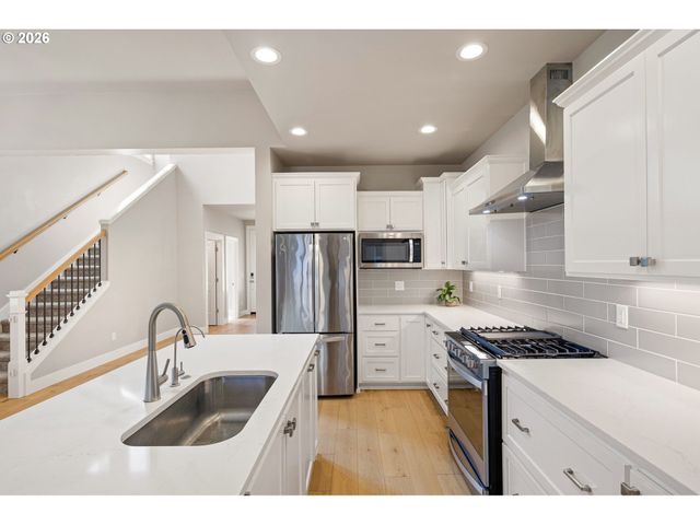1577 NESTUCCA Ave, Eugene, OR 97408