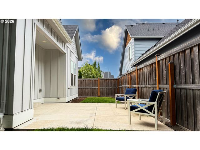 1577 NESTUCCA Ave, Eugene, OR 97408