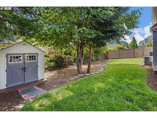 1577 NESTUCCA Ave, Eugene, OR 97408