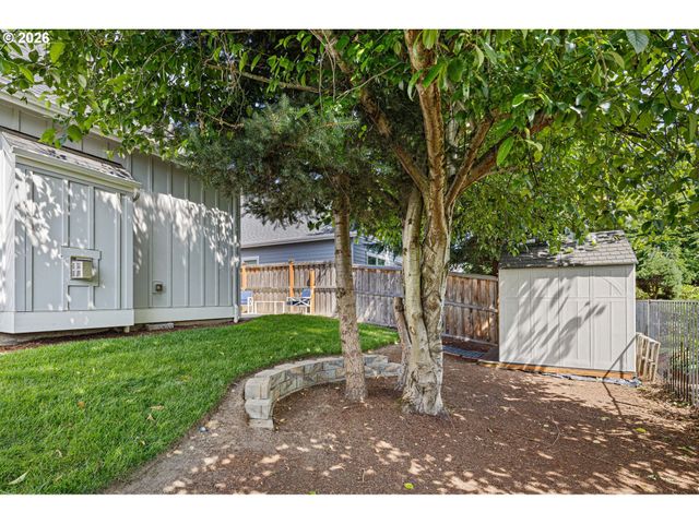 1577 NESTUCCA Ave, Eugene, OR 97408