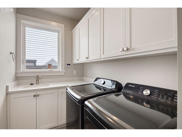1577 NESTUCCA Ave, Eugene, OR 97408